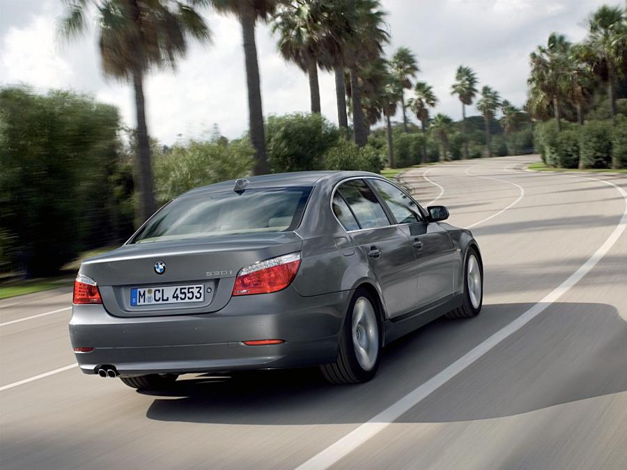 BMW 530i Sedan 2007 года  (фото 14 из 16)